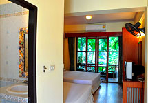 Double Aircon Hotel (ABF)