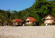 Beach Front Bungalow (double bed/twin beds)